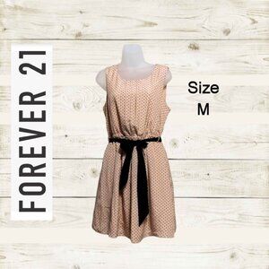Forever 21 womens dress Size M pink w/ black dots Lined sleeveless knee length